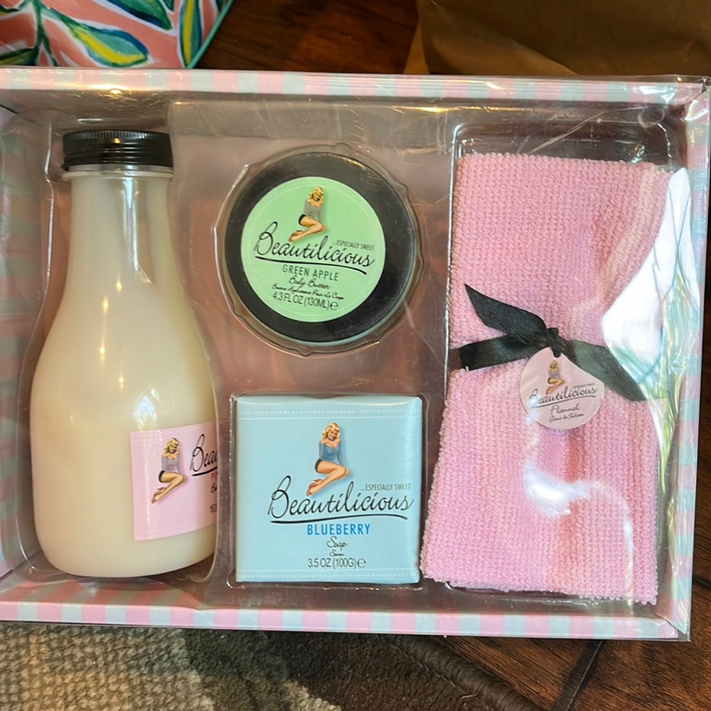Beautilcious 4pc bath set